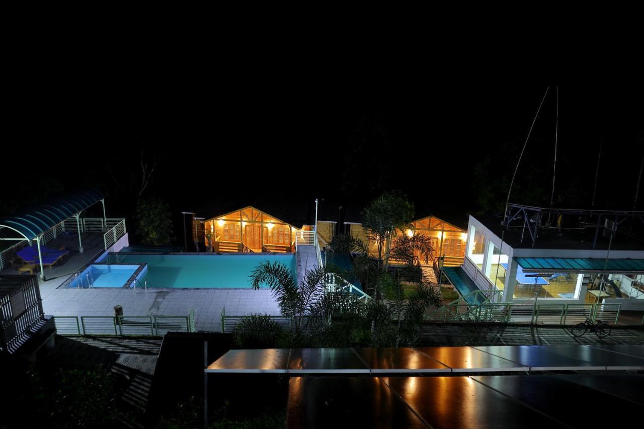 Woodrose Resort 칼파타 외부 사진