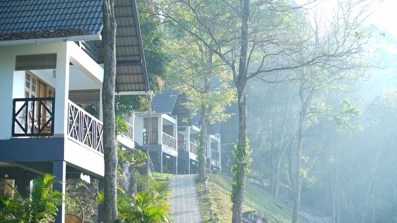 Woodrose Resort 칼파타 외부 사진