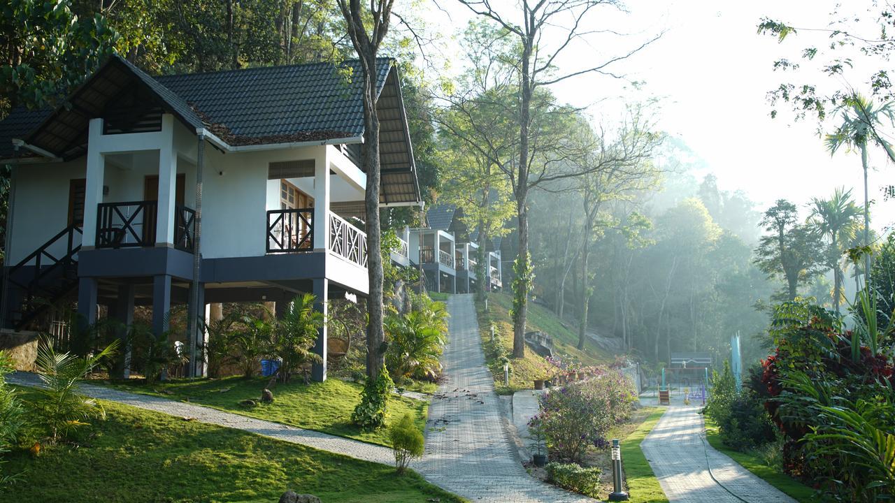 Woodrose Resort 칼파타 외부 사진